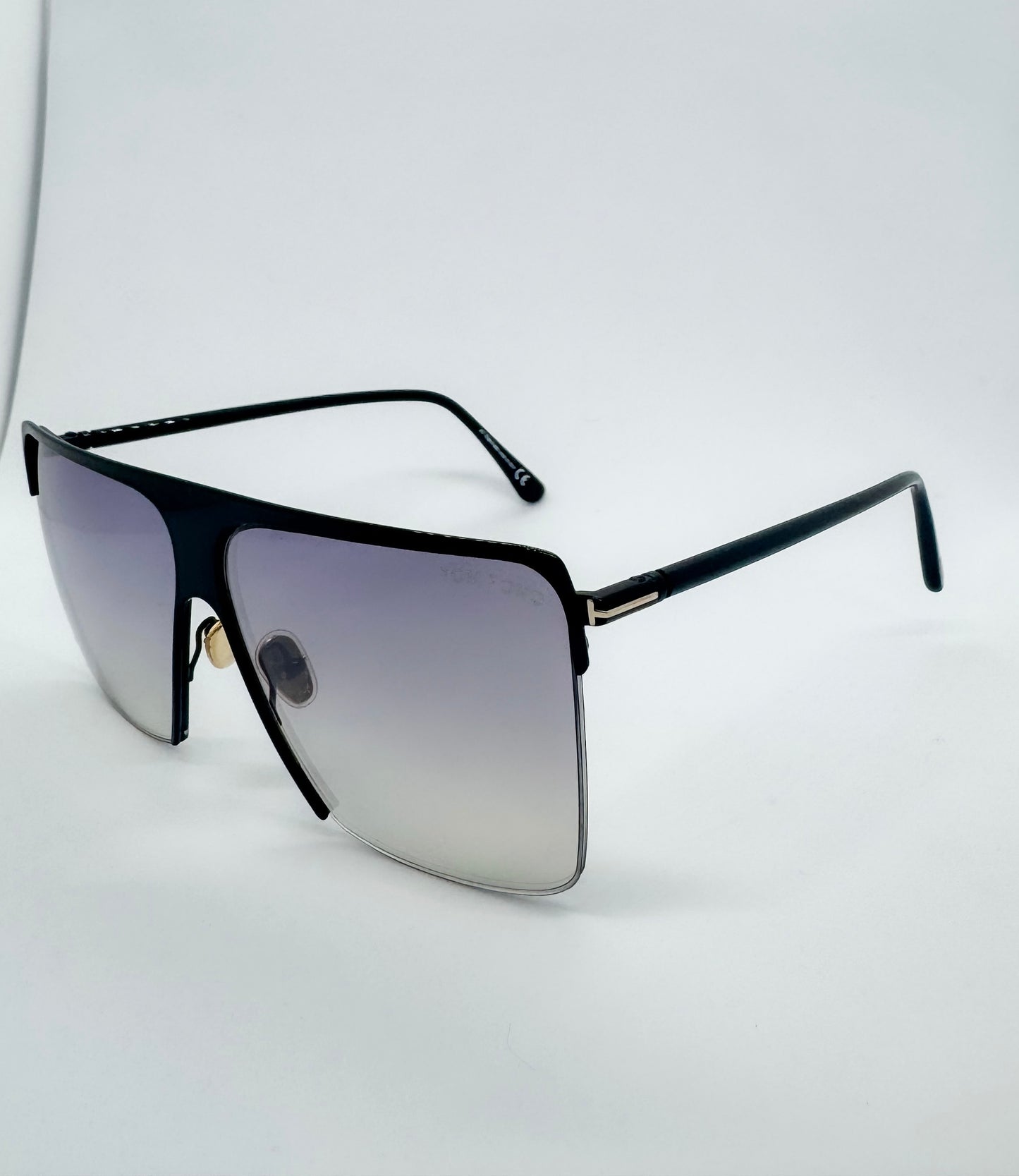 TOM FORD